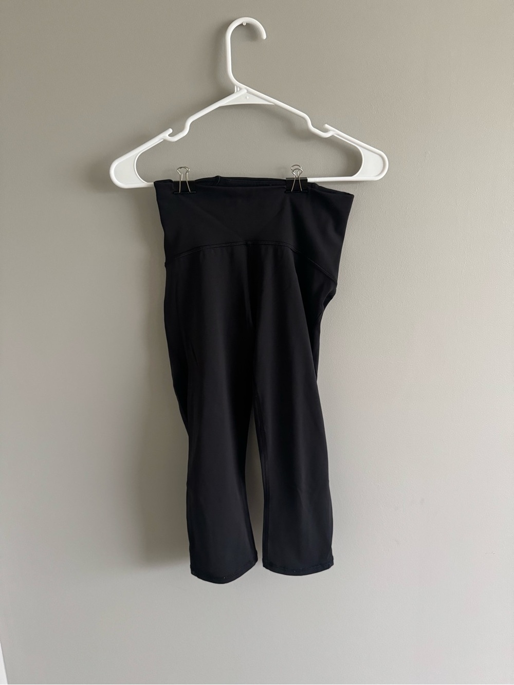 Lululemon Black High-Waist Capri Yoga Pants